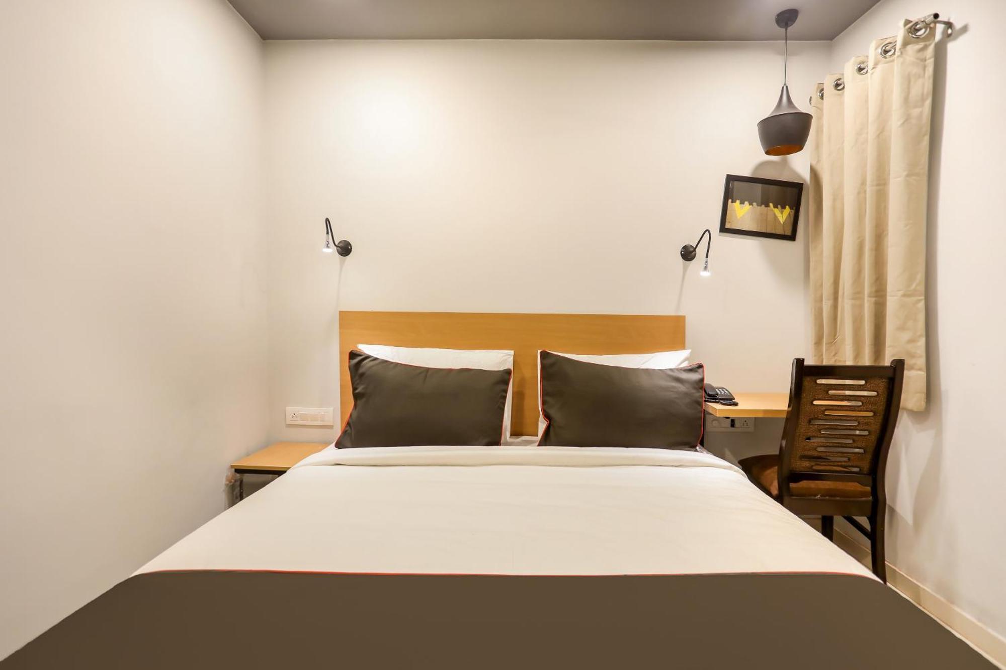 Super Collection O Le Noida Hotel Near Sector 76 Metro Station Exterior foto